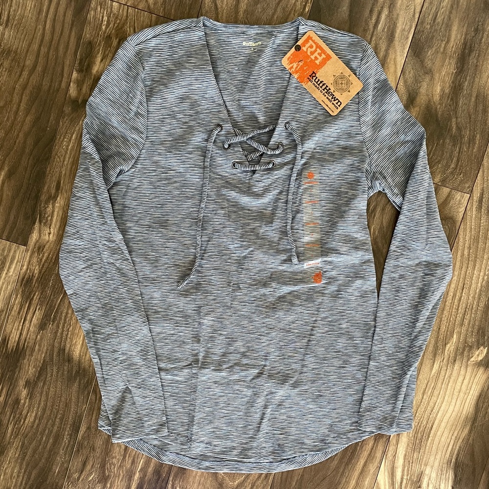 Womens lone sleeve shirt NWT